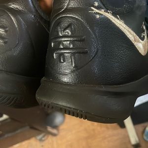 Kyrie Flytrap 3 Black Metallic gold men’s, light worn, last Kyrie’s even made